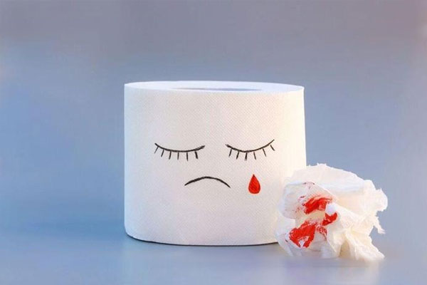 Đi ngoài ra máu là biểu hiện của bệnh gì?